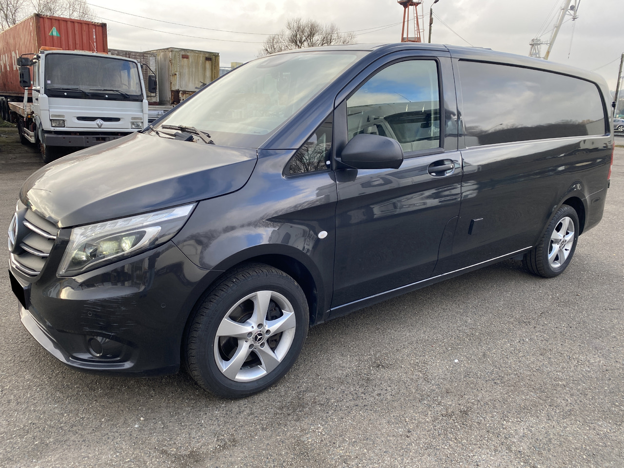 Mercedes Benz Vito Frigo étagère porte latérale - شاحنة توصيل مغلقة: صورة 1 Mercedes Benz Vito Frigo étagère porte latérale - شاحنة توصيل مغلقة: صورة 1