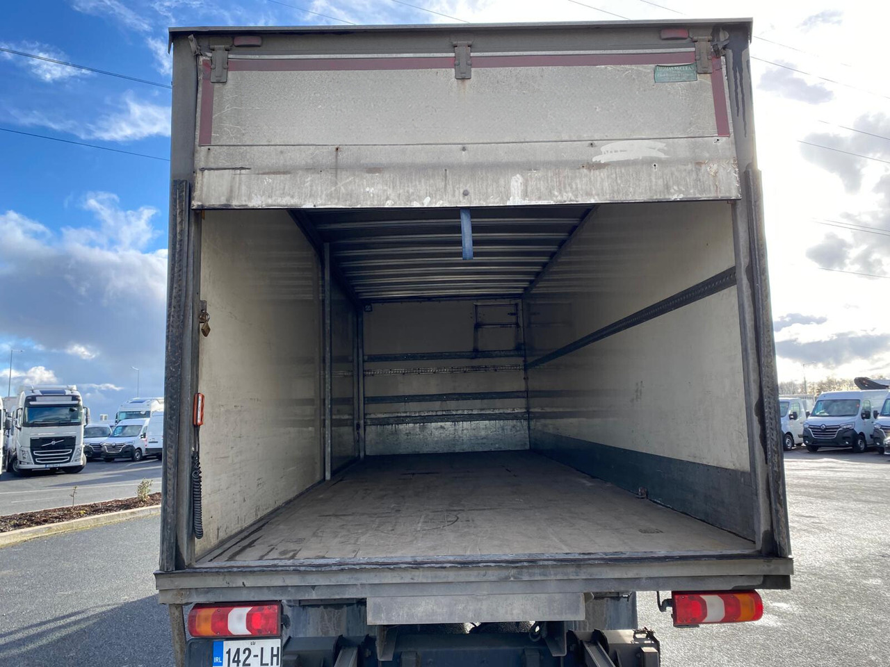 شاحنة صندوقية 2014 Mercedes Atego 1524: صورة 9