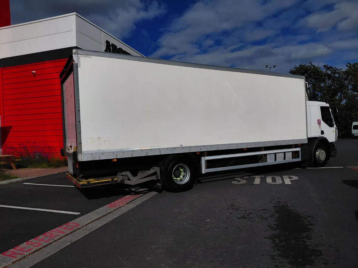 2019 Renault D18 Wide 4×2 18 Tonne - شاحنة صندوقية: صورة 4 2019 Renault D18 Wide 4×2 18 Tonne - شاحنة صندوقية: صورة 4