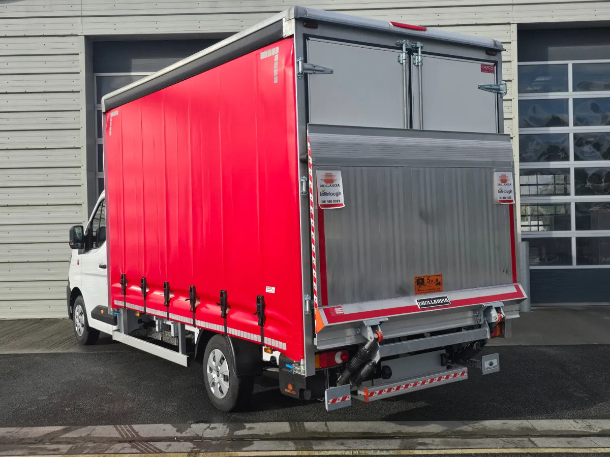 NEW Renault Master Red Edition Curtain Side - شاحنة مغلقة بستائر جانبية: صورة 2 NEW Renault Master Red Edition Curtain Side - شاحنة مغلقة بستائر جانبية: صورة 2
