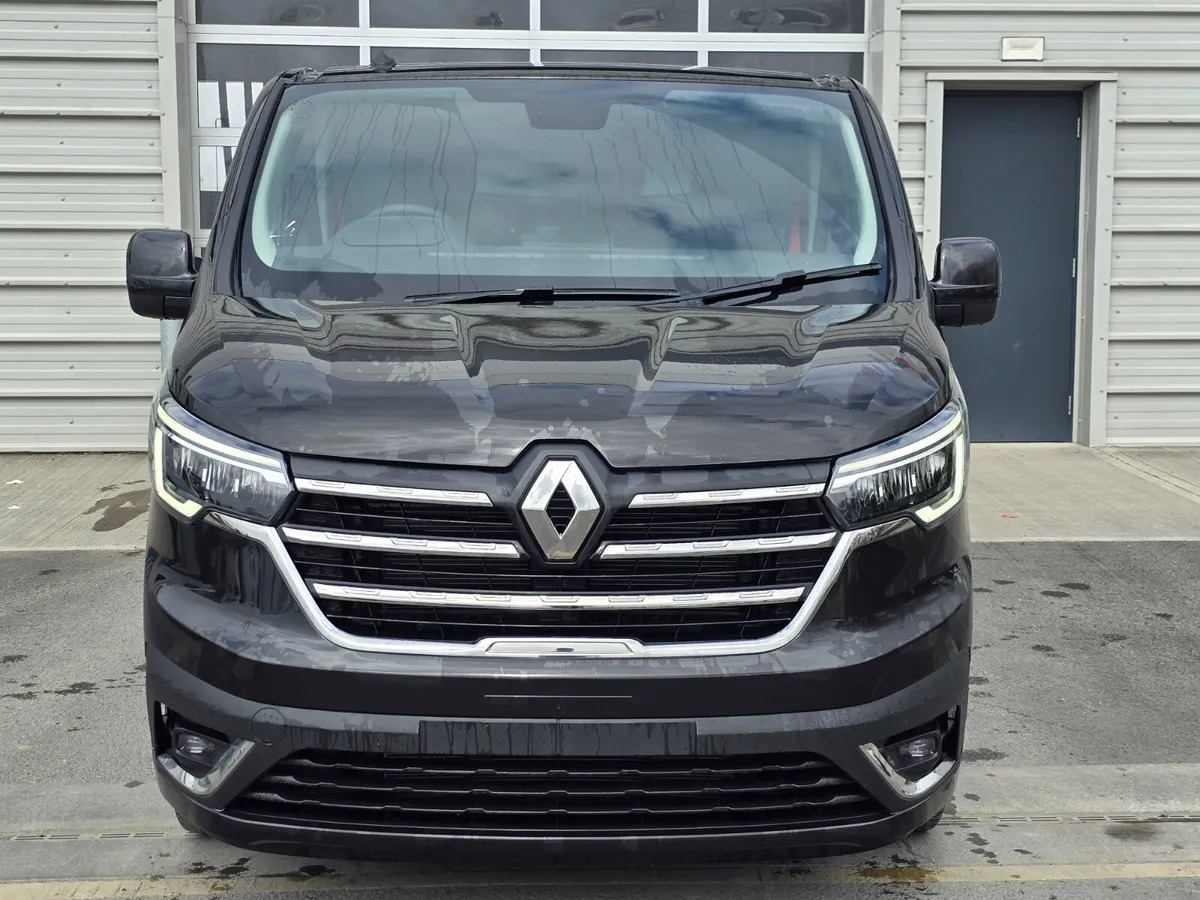 New Renault Trafic Red Edition -150BHP - فان المدمجة: صورة 5 New Renault Trafic Red Edition -150BHP - فان المدمجة: صورة 5