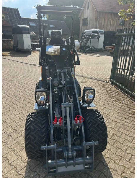 Giant G1500L X-tra - اللودر بعجل: صورة 3 Giant G1500L X-tra - اللودر بعجل: صورة 3