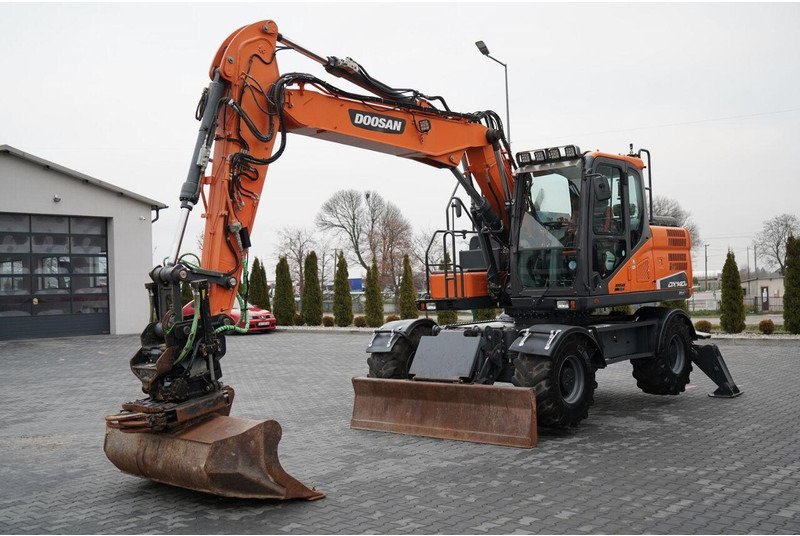 Doosan DX 140W / KOPARKA KOŁOWA / JOYSTICK / POWERTILT OBROTNICA / 201 - حفار ذو عجلات: صورة 1 Doosan DX 140W / KOPARKA KOŁOWA / JOYSTICK / POWERTILT OBROTNICA / 201 - حفار ذو عجلات: صورة 1