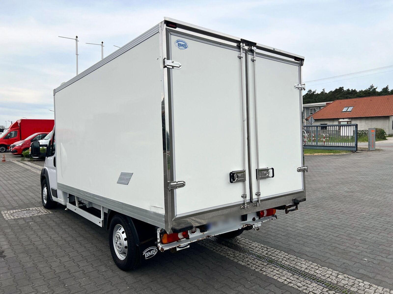 Fiat Ducato Kontener 3x Drzwi, Chłodnia/Mroźnia + 230V Zarejestrowany - شاحنة توصيل مبردة: صورة 3 Fiat Ducato Kontener 3x Drzwi, Chłodnia/Mroźnia + 230V Zarejestrowany - شاحنة توصيل مبردة: صورة 3