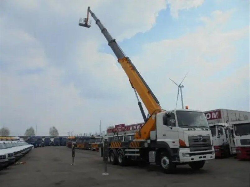 Hino 700 3441 6X4 Emelőkosaras 22,8m - شاحنة, شاحنة كرين: صورة 1 Hino 700 3441 6X4 Emelőkosaras 22,8m - شاحنة, شاحنة كرين: صورة 1