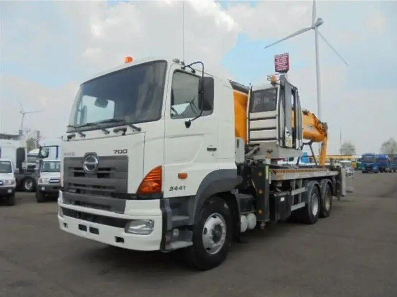 Hino 700 3441 6X4 Emelőkosaras 22,8m - شاحنة, شاحنة كرين: صورة 3 Hino 700 3441 6X4 Emelőkosaras 22,8m - شاحنة, شاحنة كرين: صورة 3