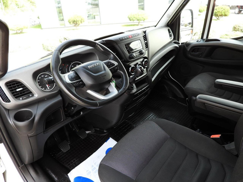 Iveco DAILY 35S18 PLANDEKA WINDA 8 PALET TEMPOMAT KLIMATYZACJA  180KM - شاحنة مغلقة بستائر جانبية: صورة 2 Iveco DAILY 35S18 PLANDEKA WINDA 8 PALET TEMPOMAT KLIMATYZACJA  180KM - شاحنة مغلقة بستائر جانبية: صورة 2