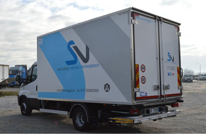 Iveco DAILY 60C15 REFRIGERATOR + SIDE AND REAR DOORS, LIFT FOLDED UNDE - شاحنة ذات مبرد: صورة 3 Iveco DAILY 60C15 REFRIGERATOR + SIDE AND REAR DOORS, LIFT FOLDED UNDE - شاحنة ذات مبرد: صورة 3