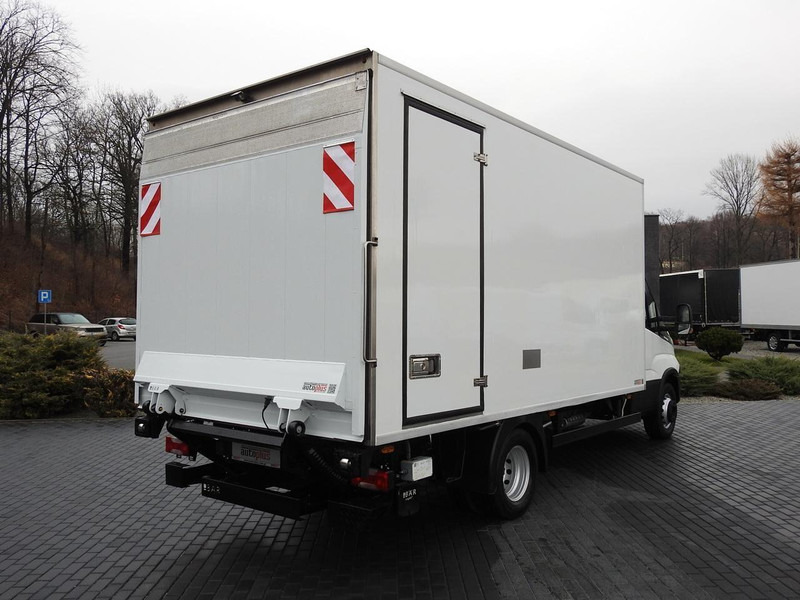 Iveco DAILY 70C17 CHŁODNIA 0*C WINDA 9 PALET ZASILANIE 230V TEMPOMAT K - شاحنة توصيل مبردة: صورة 3 Iveco DAILY 70C17 CHŁODNIA 0*C WINDA 9 PALET ZASILANIE 230V TEMPOMAT K - شاحنة توصيل مبردة: صورة 3