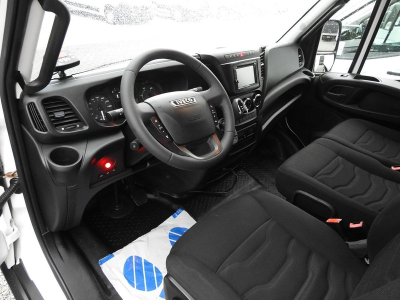 Iveco DAILY 70C17 CHŁODNIA 0*C WINDA 9 PALET ZASILANIE 230V TEMPOMAT K - شاحنة توصيل مبردة: صورة 2 Iveco DAILY 70C17 CHŁODNIA 0*C WINDA 9 PALET ZASILANIE 230V TEMPOMAT K - شاحنة توصيل مبردة: صورة 2