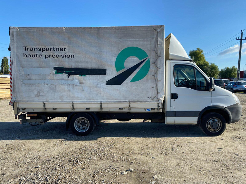 Iveco Daily 35 C 18 Pritsche + Plane + DHollandia LBW - 3,5t - شاحنة مغلقة بستائر جانبية: صورة 4 Iveco Daily 35 C 18 Pritsche + Plane + DHollandia LBW - 3,5t - شاحنة مغلقة بستائر جانبية: صورة 4