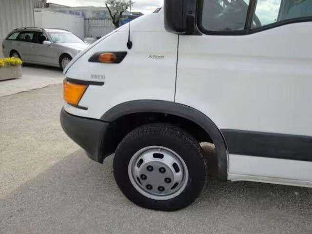 شاحنات مسطحة, شاحنة كرين Iveco Daily 35C11 - flatbed+crane: صورة 8