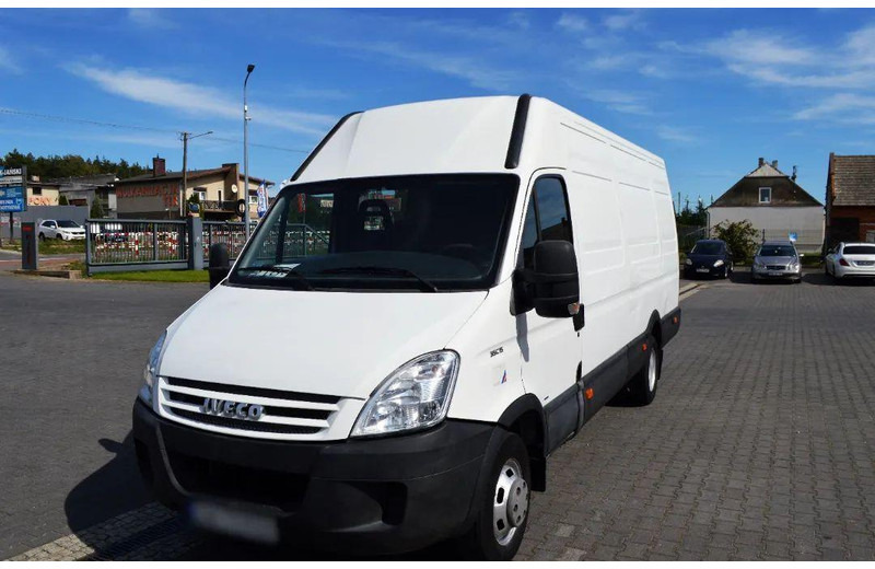 Iveco Daily 35C15 Furgon L4H3 Brygadówka 6-seater Doka Doubel Cabin - حافلة صغيرة, ميكروباص: صورة 2 Iveco Daily 35C15 Furgon L4H3 Brygadówka 6-seater Doka Doubel Cabin - حافلة صغيرة, ميكروباص: صورة 2