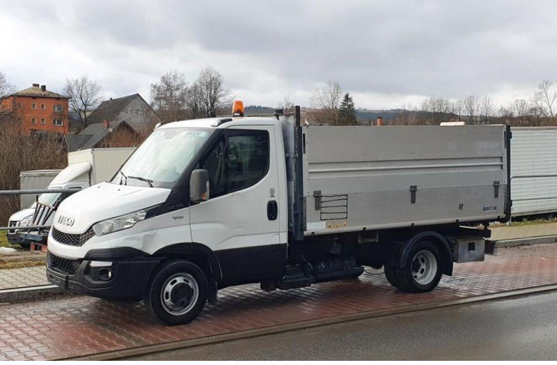 Iveco Daily 35c-14 3 way tipper BENZIN - قلاب صغير: صورة 2 Iveco Daily 35c-14 3 way tipper BENZIN - قلاب صغير: صورة 2