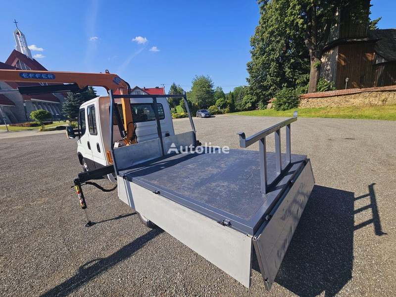 Iveco Daily 35c-15 Doka flatbed + crane Effer - شاحنة توصيل مفتوحة, الشاحنات الصغيرة كابينة مزدوجة: صورة 3 Iveco Daily 35c-15 Doka flatbed + crane Effer - شاحنة توصيل مفتوحة, الشاحنات الصغيرة كابينة مزدوجة: صورة 3