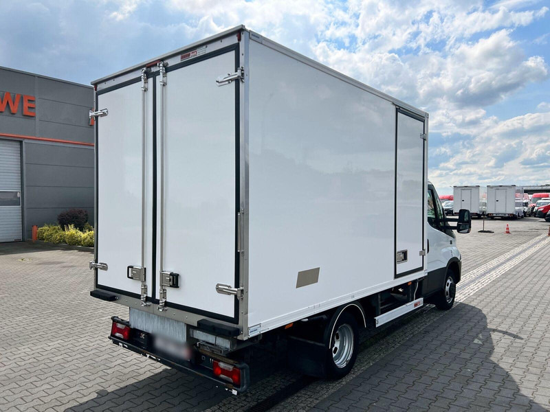 Iveco Daily 50C15 Kontener Mroźnia/Chłodnia 3x Drzwi ThermoKing V 300 - شاحنة توصيل مبردة: صورة 4 Iveco Daily 50C15 Kontener Mroźnia/Chłodnia 3x Drzwi ThermoKing V 300 - شاحنة توصيل مبردة: صورة 4