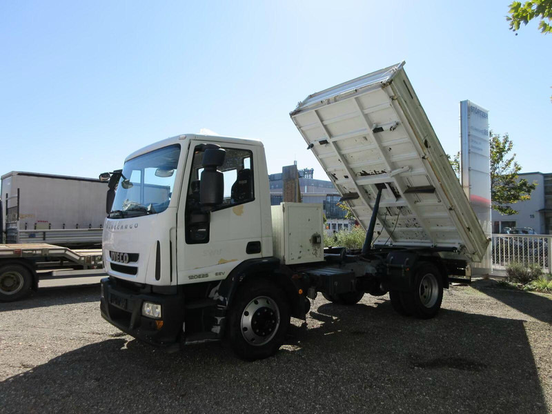 Iveco Eurocargo 120E25 - 3 way tipper - شاحنة قلاب: صورة 1 Iveco Eurocargo 120E25 - 3 way tipper - شاحنة قلاب: صورة 1