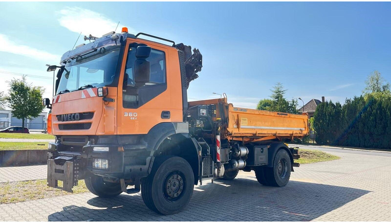 Iveco Trakker 360 EEV - 3 way tipper + crane - شاحنة قلاب, شاحنة كرين: صورة 2 Iveco Trakker 360 EEV - 3 way tipper + crane - شاحنة قلاب, شاحنة كرين: صورة 2