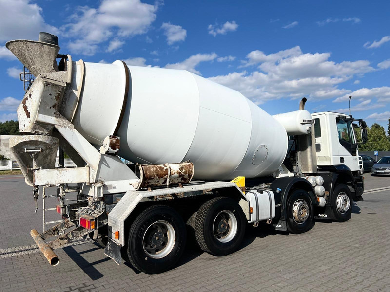 Iveco Trakker 410 CONCRETE MIXER LIEBHERR 904 9m³ - شاحنة خلاطة خرسانة: صورة 4 Iveco Trakker 410 CONCRETE MIXER LIEBHERR 904 9m³ - شاحنة خلاطة خرسانة: صورة 4