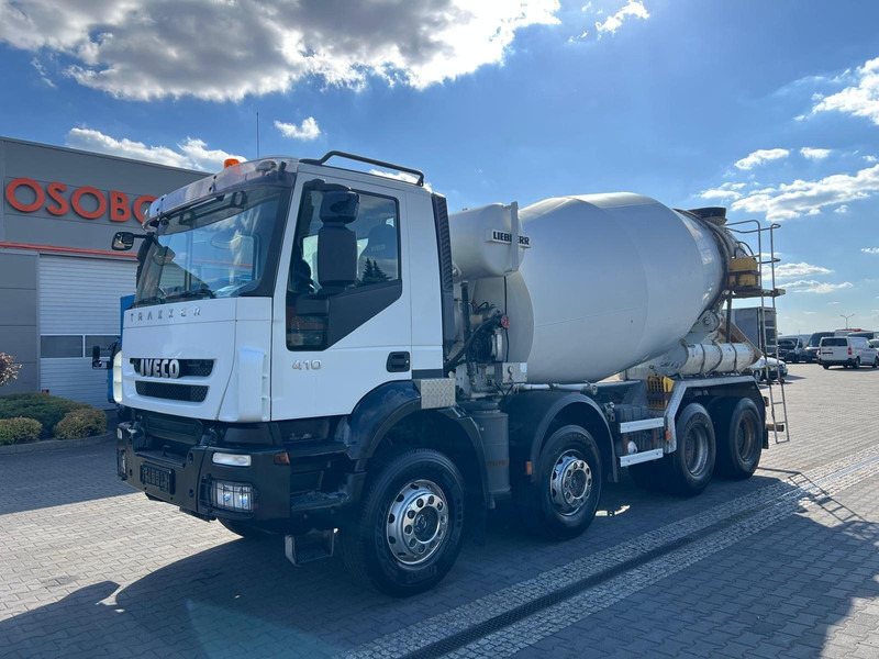 Iveco Trakker 410 CONCRETE MIXER LIEBHERR 904 9m³ - شاحنة خلاطة خرسانة: صورة 1 Iveco Trakker 410 CONCRETE MIXER LIEBHERR 904 9m³ - شاحنة خلاطة خرسانة: صورة 1