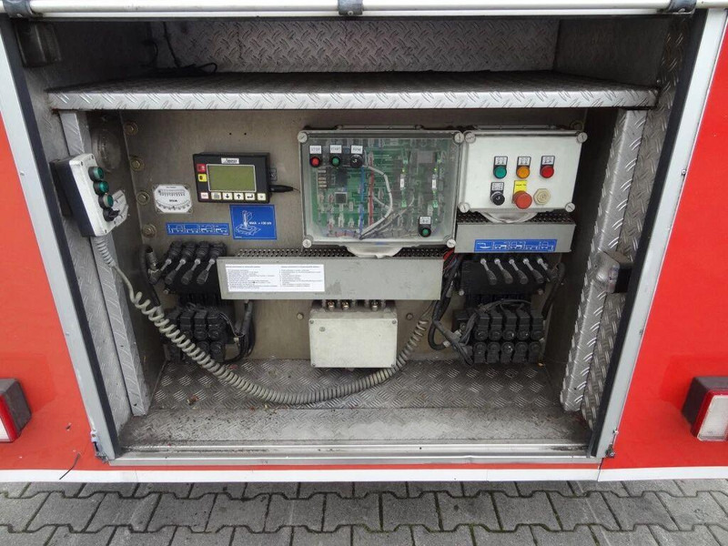 شاحنة حريق MAN 18.284 L2000 - Fire truck+ladder lift: صورة 12 شاحنة حريق MAN 18.284 L2000 - Fire truck+ladder lift: صورة 12