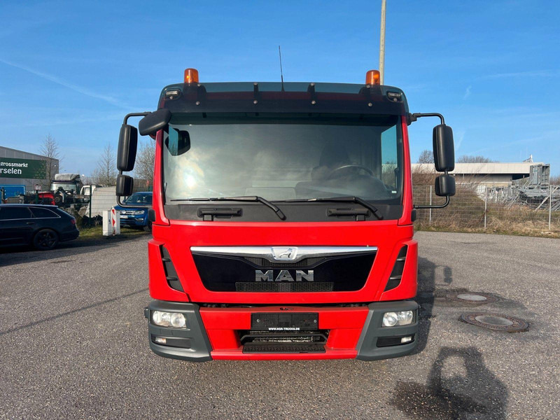 MAN TGL 10.180 Suction & pressure & rinsing truck - فراغ شاحنة: صورة 2 MAN TGL 10.180 Suction & pressure & rinsing truck - فراغ شاحنة: صورة 2