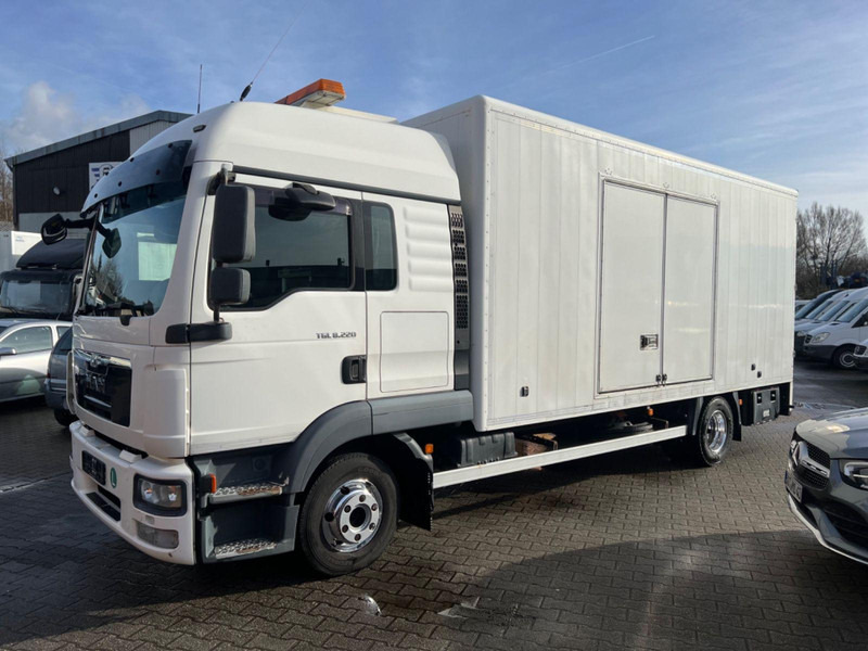 MAN TGL 8.220 Abschlepper*Geschlossen*Aufgelastet* - شاحنة نقل سيارات شاحنة: صورة 1 MAN TGL 8.220 Abschlepper*Geschlossen*Aufgelastet* - شاحنة نقل سيارات شاحنة: صورة 1
