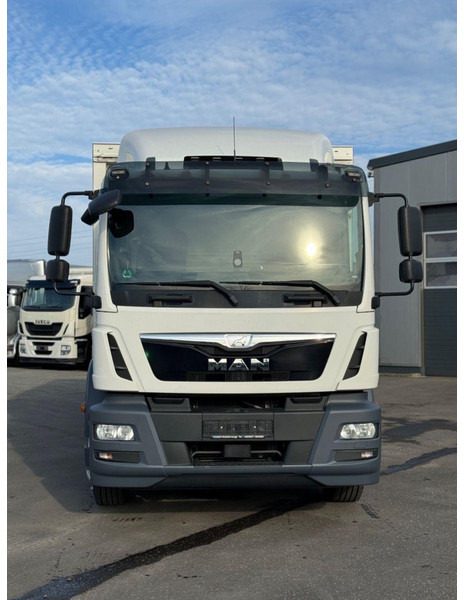 MAN TGM 18.290 L Beverage Truck + Tail Lift - شاحنة صندوقية: صورة 3 MAN TGM 18.290 L Beverage Truck + Tail Lift - شاحنة صندوقية: صورة 3