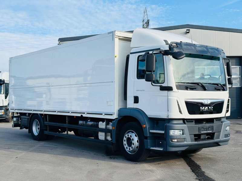 MAN TGM 18.290 L Beverage Truck + Tail Lift - شاحنة صندوقية: صورة 2 MAN TGM 18.290 L Beverage Truck + Tail Lift - شاحنة صندوقية: صورة 2