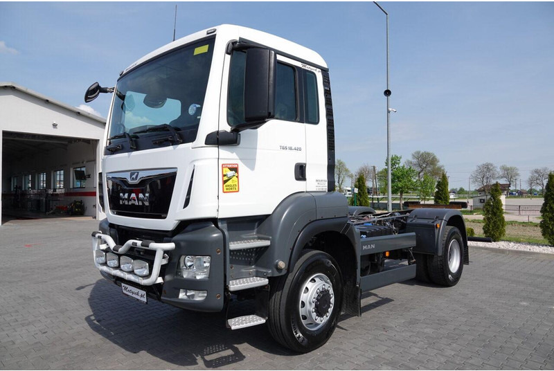 MAN TGS 18.420 / 4X4 / RAMA DŁ. 5,6 M / NAVI / DO ZABUDOWY / SPROWA - شاحنة بهيكل معدني للمقصورة: صورة 3 MAN TGS 18.420 / 4X4 / RAMA DŁ. 5,6 M / NAVI / DO ZABUDOWY / SPROWA - شاحنة بهيكل معدني للمقصورة: صورة 3