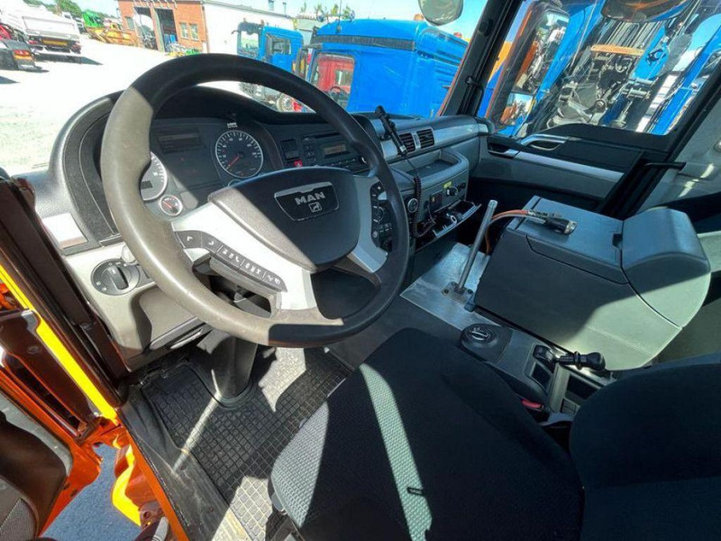 MAN TGS 33.440 AK 6x6 3-Way Tipper - شاحنة قلاب: صورة 5 MAN TGS 33.440 AK 6x6 3-Way Tipper - شاحنة قلاب: صورة 5