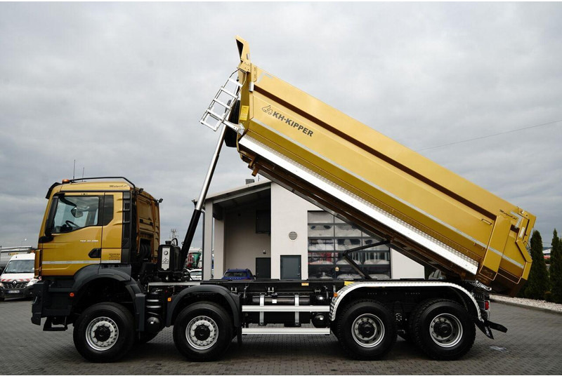 MAN TGS 41.480 / 8X8 / WYWROTKA / AUTOMAT / FABRYCZNIE NOWY / BOGATE - شاحنة قلاب: صورة 2 MAN TGS 41.480 / 8X8 / WYWROTKA / AUTOMAT / FABRYCZNIE NOWY / BOGATE - شاحنة قلاب: صورة 2