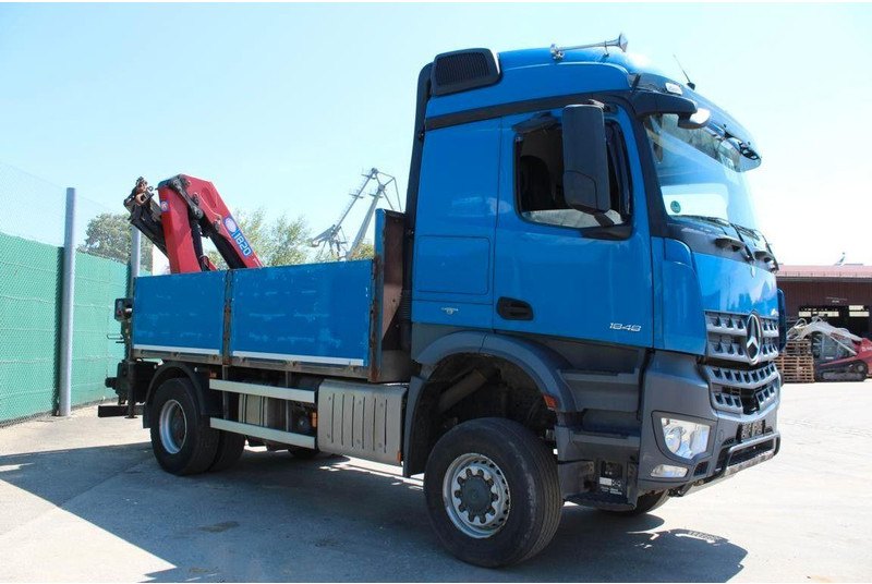 Mercedes-Benz 1848 4x4 Crane HMF 1820 - شاحنات مسطحة, شاحنة كرين: صورة 2 Mercedes-Benz 1848 4x4 Crane HMF 1820 - شاحنات مسطحة, شاحنة كرين: صورة 2