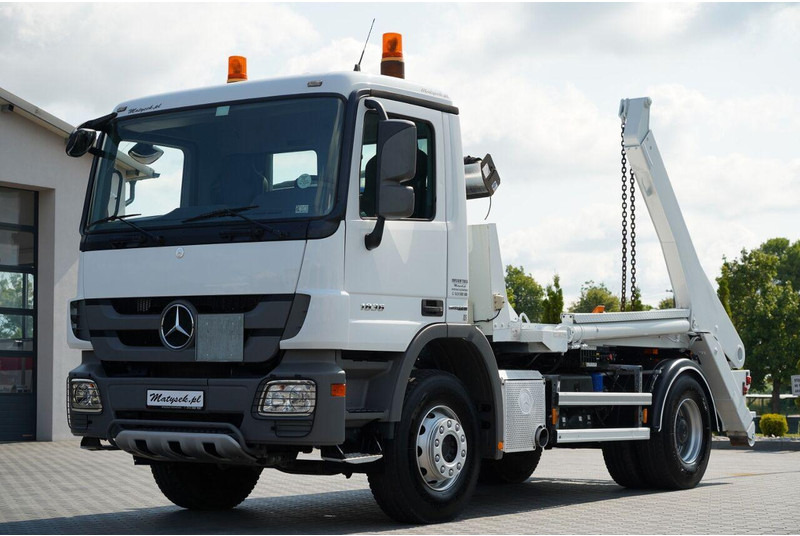 Mercedes-Benz ACTROS 1836 / 4X2 / BRAMOWIEC / PALFINGER M12T / EURO 6 / SPROW - شاحنة لودر انزلاقي: صورة 1 Mercedes-Benz ACTROS 1836 / 4X2 / BRAMOWIEC / PALFINGER M12T / EURO 6 / SPROW - شاحنة لودر انزلاقي: صورة 1