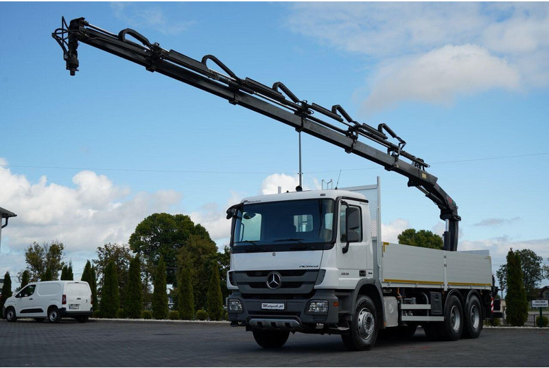 Mercedes-Benz ACTROS 2636 / 6x4 / SKRZYNIOWY 6,5 M + HDS HIAB / MOCNA PODŁOGA - شاحنات مسطحة, شاحنة كرين: صورة 2 Mercedes-Benz ACTROS 2636 / 6x4 / SKRZYNIOWY 6,5 M + HDS HIAB / MOCNA PODŁOGA - شاحنات مسطحة, شاحنة كرين: صورة 2