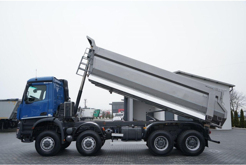 Mercedes-Benz ACTROS 4145 / 8X8 / WYWROTKA TYLNOZSYPOWA / KH-KIPPER 6 M / AUTO - شاحنة قلاب: صورة 2 Mercedes-Benz ACTROS 4145 / 8X8 / WYWROTKA TYLNOZSYPOWA / KH-KIPPER 6 M / AUTO - شاحنة قلاب: صورة 2