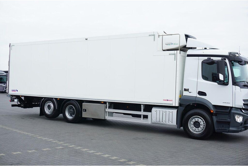 Mercedes-Benz ANTOS / 2535 / EURO 6 / CHŁODNIA + WINDA / 23 PALETY / OŚ SKRĘTN - شاحنة ذات مبرد: صورة 3 Mercedes-Benz ANTOS / 2535 / EURO 6 / CHŁODNIA + WINDA / 23 PALETY / OŚ SKRĘTN - شاحنة ذات مبرد: صورة 3