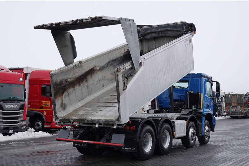 Mercedes-Benz AROCS 3243 / 8x4 / WYWROTKA 20m3 / TYLNOZSYP / EURO 6 / OPONY 10 - شاحنة قلاب: صورة 5 Mercedes-Benz AROCS 3243 / 8x4 / WYWROTKA 20m3 / TYLNOZSYP / EURO 6 / OPONY 10 - شاحنة قلاب: صورة 5