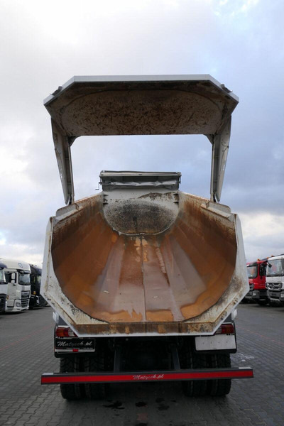 Mercedes-Benz AROCS 3246 / 8x4 / WYWROTKA / TYLNOZSYP / EURO 6 / OPONY 100 % - شاحنة قلاب: صورة 4 Mercedes-Benz AROCS 3246 / 8x4 / WYWROTKA / TYLNOZSYP / EURO 6 / OPONY 100 % - شاحنة قلاب: صورة 4