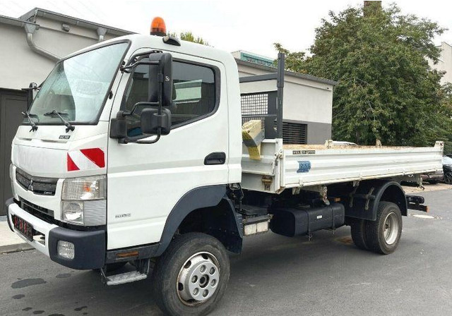 Mitsubishi Fuso 4x4 3 way tipper - شاحنة قلاب: صورة 1 Mitsubishi Fuso 4x4 3 way tipper - شاحنة قلاب: صورة 1