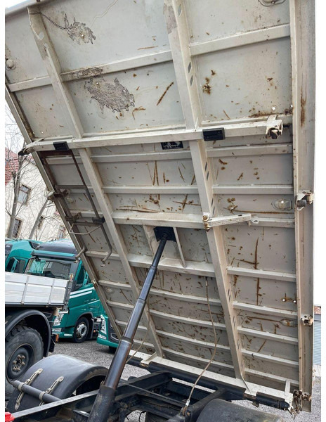 Mitsubishi Fuso 4x4 3 way tipper - شاحنة قلاب: صورة 5 Mitsubishi Fuso 4x4 3 way tipper - شاحنة قلاب: صورة 5