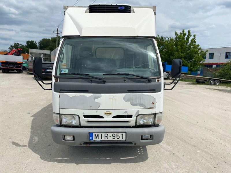 Nissan Cabstar 3,0 tdi Frigo + meat hook - 3,5t - شاحنة توصيل مبردة: صورة 2 Nissan Cabstar 3,0 tdi Frigo + meat hook - 3,5t - شاحنة توصيل مبردة: صورة 2