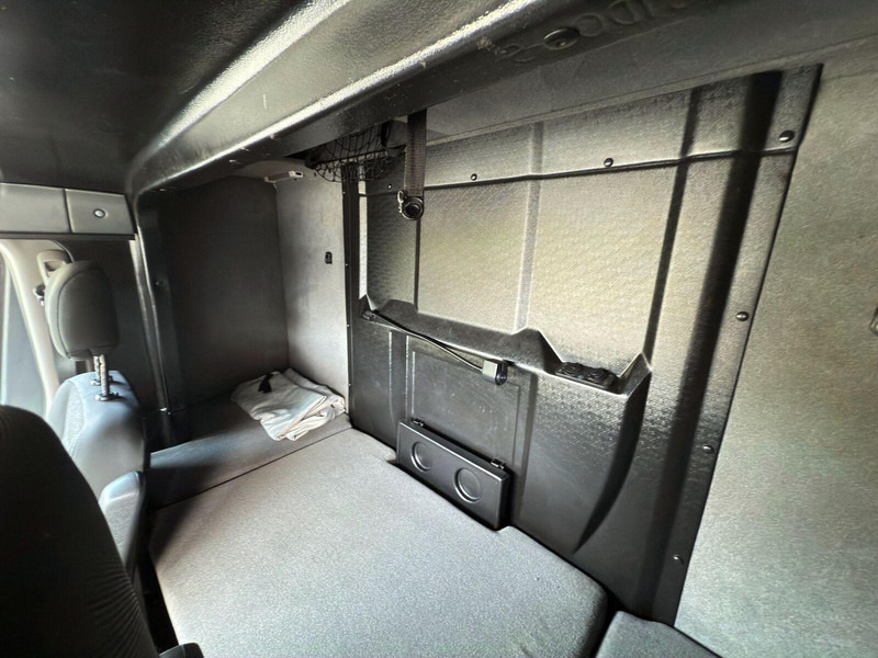 تأجير Opel Movano Spojkar Plandeka + Firana 8ep Kabina Sypialna Salon PL Opel Movano Spojkar Plandeka + Firana 8ep Kabina Sypialna Salon PL: صورة 15 تأجير Opel Movano Spojkar Plandeka + Firana 8ep Kabina Sypialna Salon PL Opel Movano Spojkar Plandeka + Firana 8ep Kabina Sypialna Salon PL: صورة 15