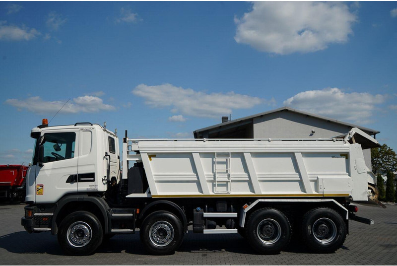 Scania G 410 / 8X4 / ZABUDOWA SAMOWYŁADOWCZA DO ASFALTU / 2X HYDROKLAPA - راصف أسفلت: صورة 3 Scania G 410 / 8X4 / ZABUDOWA SAMOWYŁADOWCZA DO ASFALTU / 2X HYDROKLAPA - راصف أسفلت: صورة 3