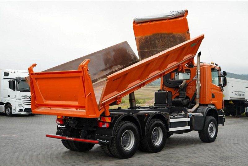 Scania G 440 / 6x6 / WYWROTKA TRZY-STRONNA / 2X HYDROBURTA / BOARDMATIC - شاحنة قلاب: صورة 5 Scania G 440 / 6x6 / WYWROTKA TRZY-STRONNA / 2X HYDROBURTA / BOARDMATIC - شاحنة قلاب: صورة 5