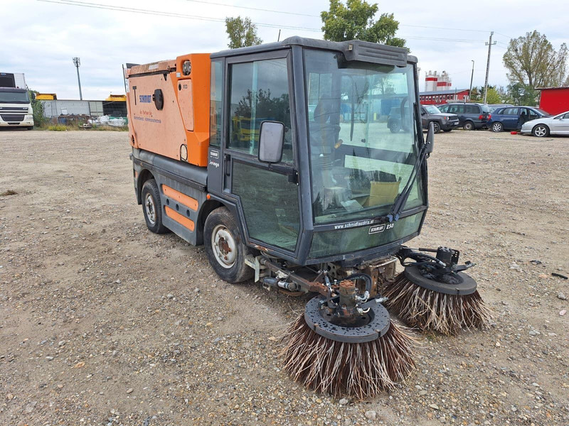 Schmidt Swingo 250 - Sweeper - سياره كنس شوارع: صورة 3 Schmidt Swingo 250 - Sweeper - سياره كنس شوارع: صورة 3