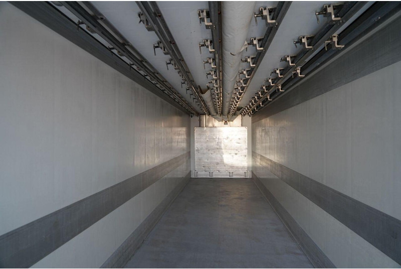 نصف مقطورة للتبريد Schmitz Cargobull CHŁODNIA / THERMO KING SLX 300 / HAKÓWKA / OŚ PODNOSZONA / KOSZ: صورة 20 نصف مقطورة للتبريد Schmitz Cargobull CHŁODNIA / THERMO KING SLX 300 / HAKÓWKA / OŚ PODNOSZONA / KOSZ: صورة 20