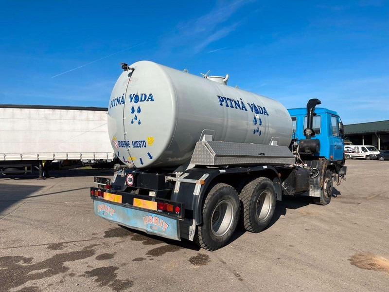 Tatra 815 6x6 Vízszállító Tartálykocsi - شاحنة صهريج: صورة 3 Tatra 815 6x6 Vízszállító Tartálykocsi - شاحنة صهريج: صورة 3