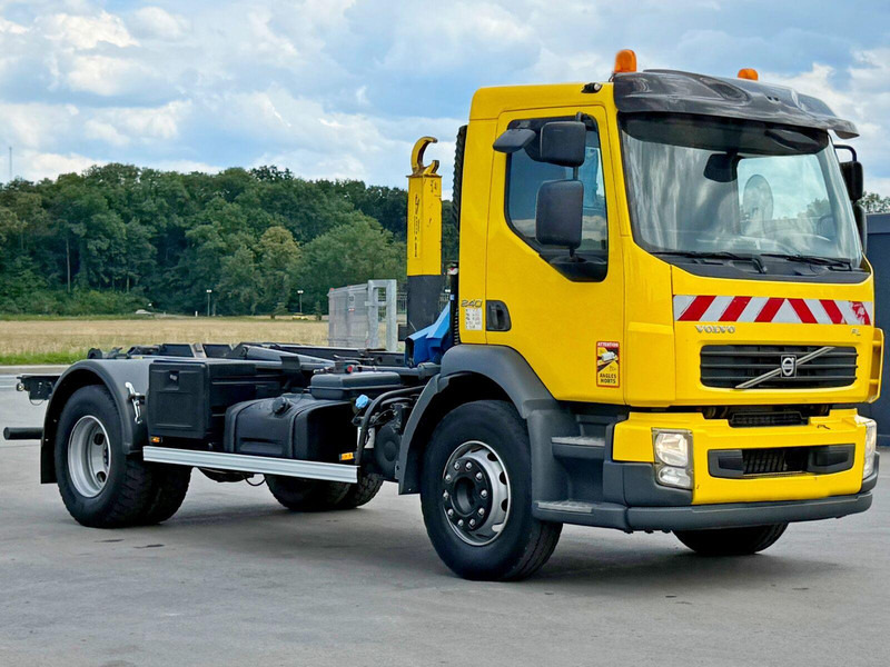 Volvo FL 240 * Abrollkipper * HMF 270 K2 * TOPZUSTAND - شاحنة برافعة خطافية, شاحنة كرين: صورة 3 Volvo FL 240 * Abrollkipper * HMF 270 K2 * TOPZUSTAND - شاحنة برافعة خطافية, شاحنة كرين: صورة 3