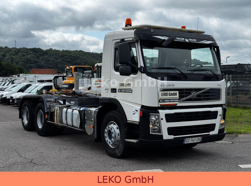 Volvo FM 400 - شاحنة برافعة خطافية: صورة 1 Volvo FM 400 - شاحنة برافعة خطافية: صورة 1